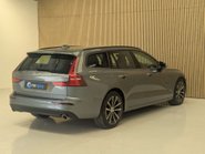 Volvo V60 2.0 V60 Momentum B4 MHEV Auto 5dr 24