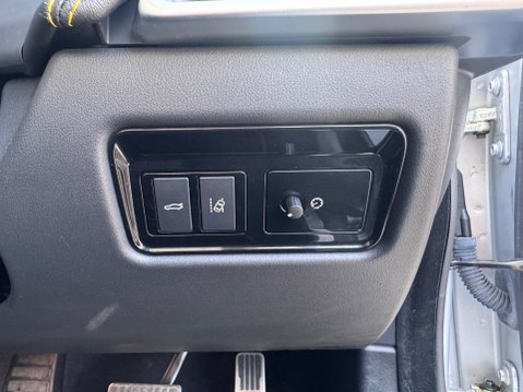 Jaguar XE SPORT 17