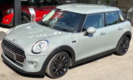 Mini Hatch Cooper D 1.5 Steptronic Automatic Chili / Media XL 5 door - PRO SAT NAV 9