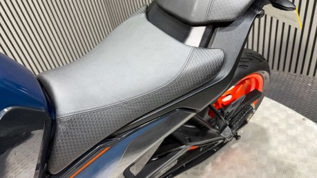 KTM Duke 2025 ONLY 7K 125CC LEARNER LEGAL 15BHP 1 OWNER 52