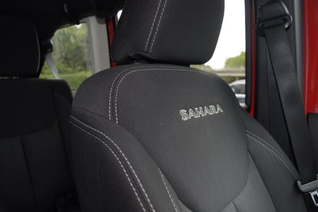 Jeep Wrangler Sahara Unlimited Edition Auto 16