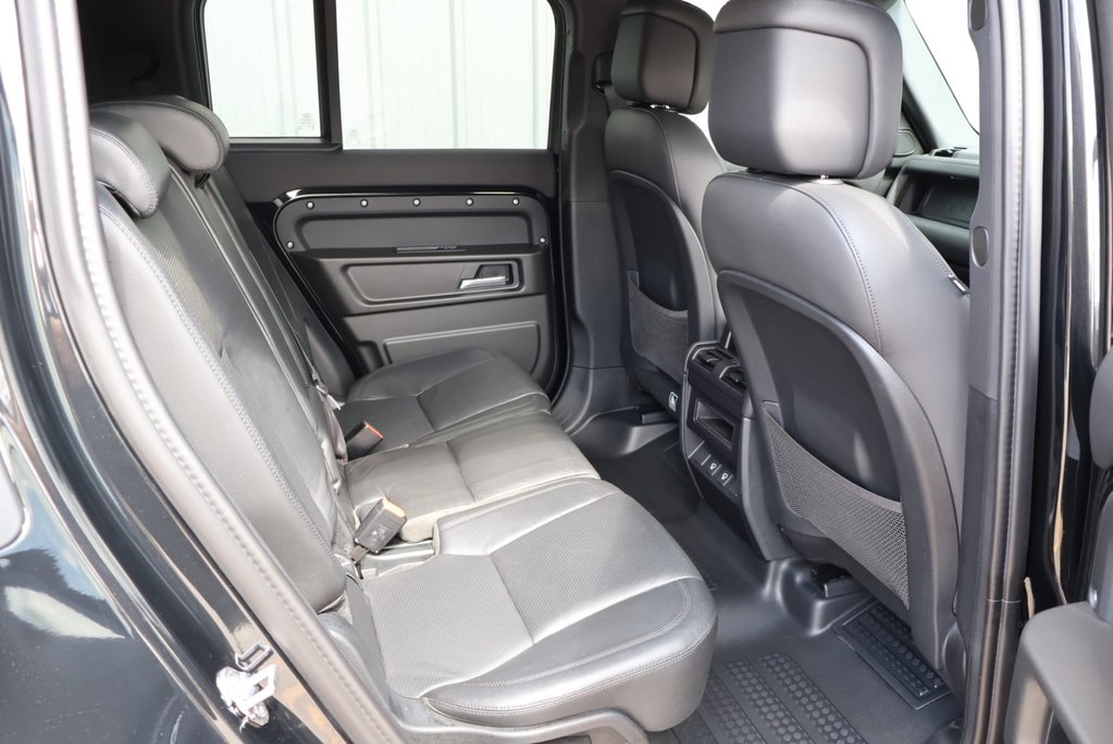 Land Rover Defender 110 2026 D350 HARD TOP X-DYNAMIC HSE REAR SEATS DECEMBER STOCK LANDING SOON  17