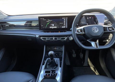 MG HS 1.5 T-GDI TROPHY 12