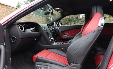 Bentley Continental GT V8 S Convertible Mulliner 17