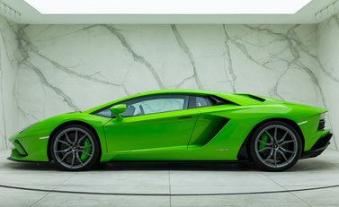 Lamborghini Aventador S LP 740-4 5