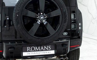 Land Rover Defender 110 V8 25