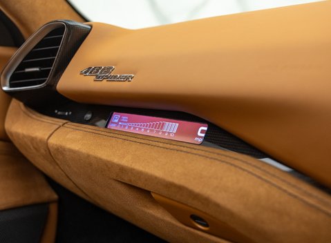 Ferrari 488 SPIDER 25