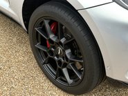 Aston Martin DBX V8 32