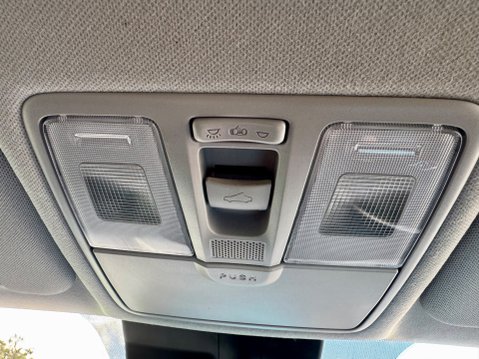 Hyundai i20 MPI PREMIUM SE NAV 43