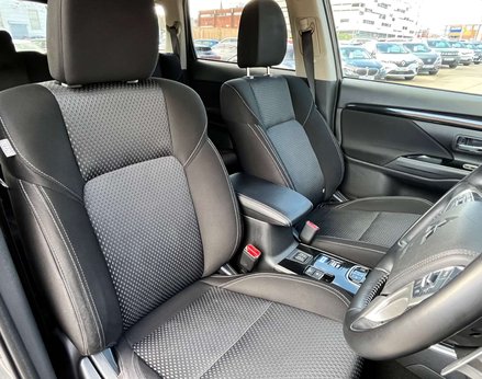 Mitsubishi Outlander 2.4 Outlander Design PHEV CVT 4WD 5dr 70