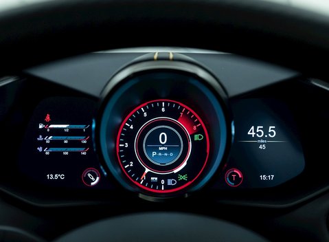 Aston Martin V12 Vantage 15