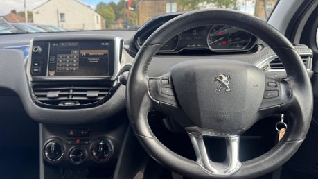 Peugeot 2008 PURE TECH ACTIVE 8