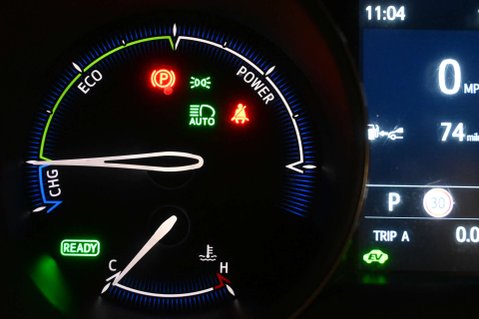 Toyota C-HR 2.0 C-HR GR Sport HEV CVT 5dr 37