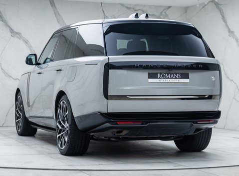 Land Rover Range Rover P510e SV 10