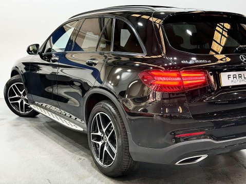 Mercedes-Benz GLC 2.1 GLC220d AMG Line (Premium Plus) SUV 5dr Diesel G-Tronic+ 4MATIC Euro 6 19