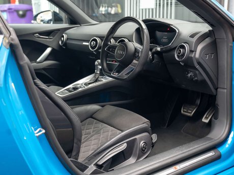 Audi TT 2.0 TT Black Edition 40 TFSI Semi-Auto 3dr 7