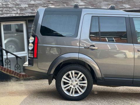 Land Rover Discovery 3.0 SD V6 HSE SUV 5dr Diesel Auto 4WD Euro 5 (s/s) (255 bhp) 18