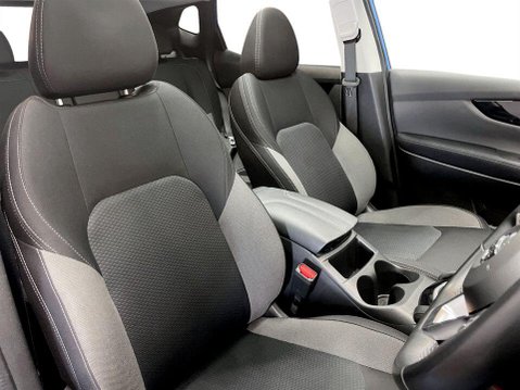 Nissan Qashqai 1.3 DIG-T N-Connecta SUV 5dr Petrol DCT Auto Euro 6 (s/s) (160 ps) 11