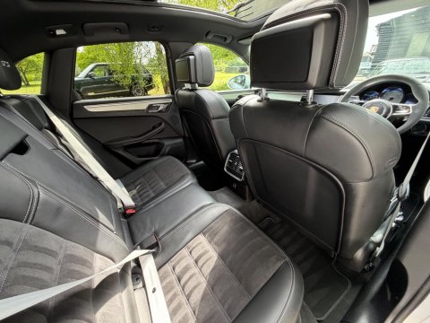 Porsche Macan GTS PDK 36