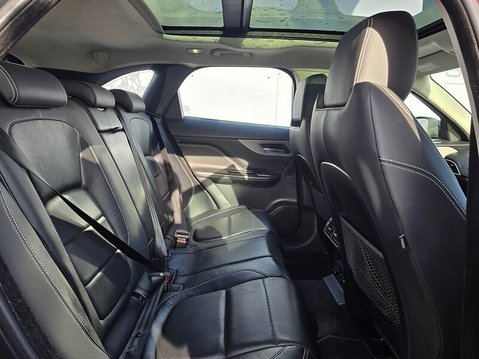 Jaguar F-Pace V6 S AWD 8
