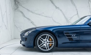 Mercedes-Benz SLS AMG 27