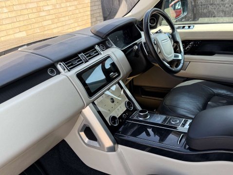 Land Rover Range Rover 4.4 Range Rover Autobiography SDV8 Auto 4WD 5dr 3