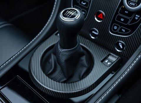 Aston Martin V12 Vantage S ROADSTER 22