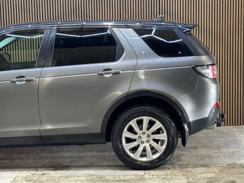 Land Rover Discovery Sport 2.0 Discovery Sport SE Tech TD4 Auto 4WD 5dr 30