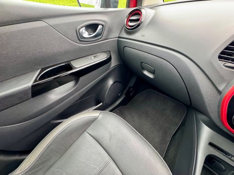 Renault Captur SIGNATURE NAV DCI 40