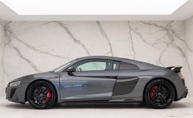 Audi R8 V10 Performance Carbon Black 3