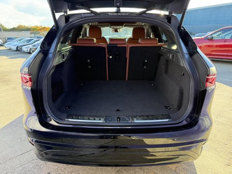 Jaguar F-Pace 2.0 D200 MHEV R-Dynamic Black SUV 5dr Diesel Auto AWD Euro 6 (s/s) (204 ps) 20