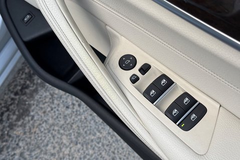BMW 5 Series 520D XDRIVE SE - 360 DEGREE CAMERAS - IVORY LEATHER 32