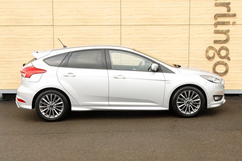 Ford Focus ST-LINE 13