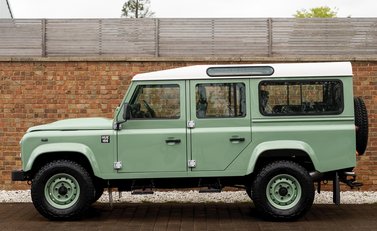 Land Rover Defender 110 Heritage Station Wagon 2