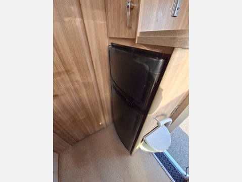 Bessacarr E572 AUTO 17