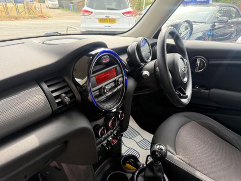Mini Hatch 1.5 Cooper Euro 6 (s/s) 3dr 20
