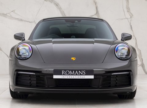 Porsche 911 Carrera S (992) 4
