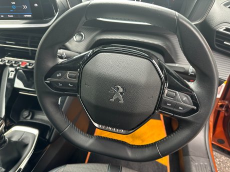 Peugeot 2008 1.2 PURETECH S/S ALLURE PREMIUM 5 Dr 11