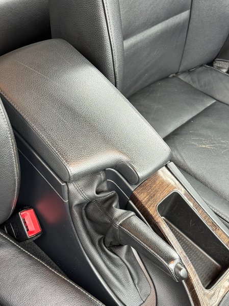 BMW 3 Series 318D EXCLUSIVE EDITION TOURING 26