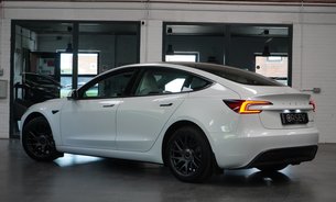 Tesla Model 3 LONG RANGE AWD Enhanced Autopilot with Auto Park & Summon White Interior  2