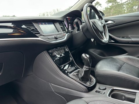 Vauxhall Astra 1.4i Turbo Elite Euro 6 5dr 27