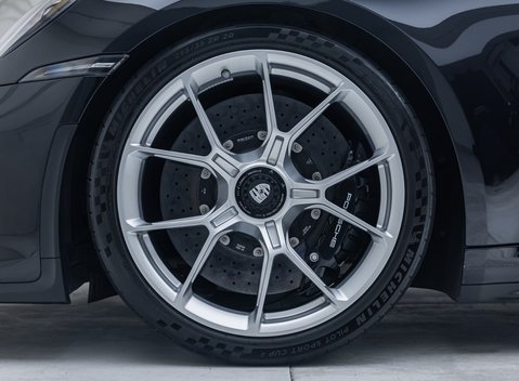 Porsche 911 GT3 TOURING (992) 13