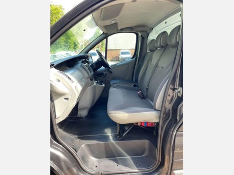 Vauxhall Vivaro 2.0 2700 CDTi FWD L1 4dr 29
