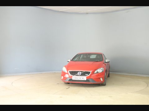 Volvo V40 D2 R-DESIGN 3