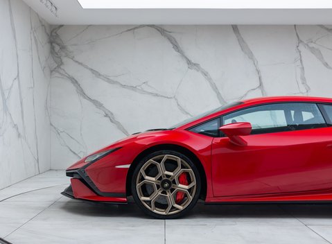 Lamborghini Huracan TECNICA 34