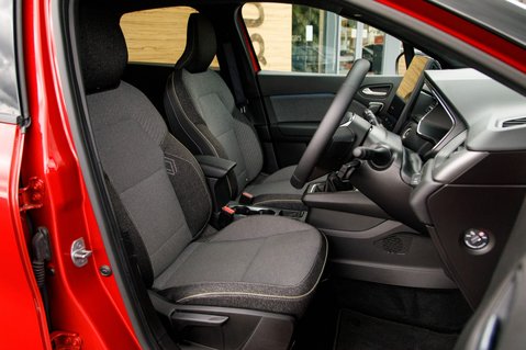 Renault Captur Captur 1.0 TCE 90 Techno 5dr Hatchback 29