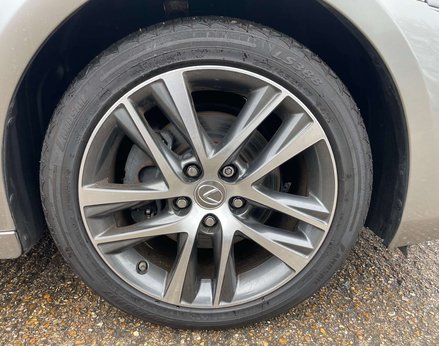 Lexus Is 2.5 IS 300h Advance CVT 4dr 13