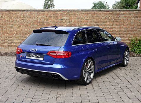 Audi RS4 Avant 26