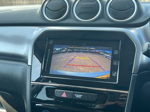 Suzuki Vitara SZ-T BOOSTERJET MHEV 22