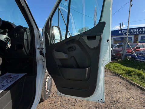 Nissan NV400 2.3 dCi 35 SE Platform Cab FWD L3 Euro 6 2dr 16